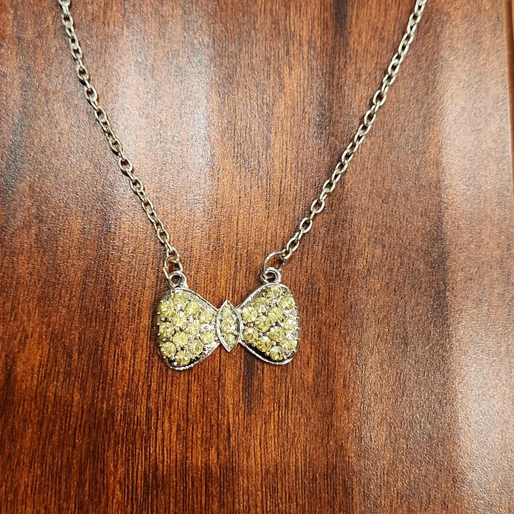 Beautiful Bow Necklace